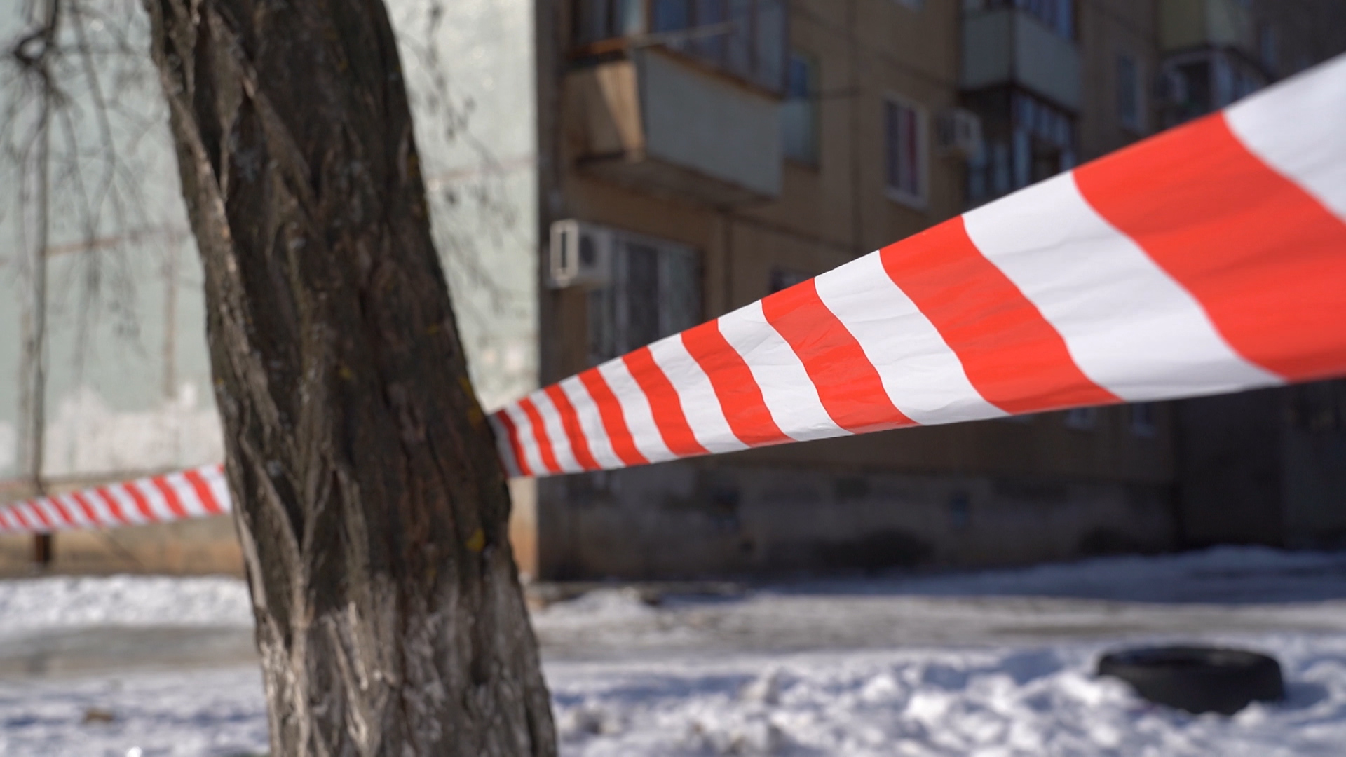 В Волжском устранили разрушения в жилом доме, пострадавшем от атаки БПЛА