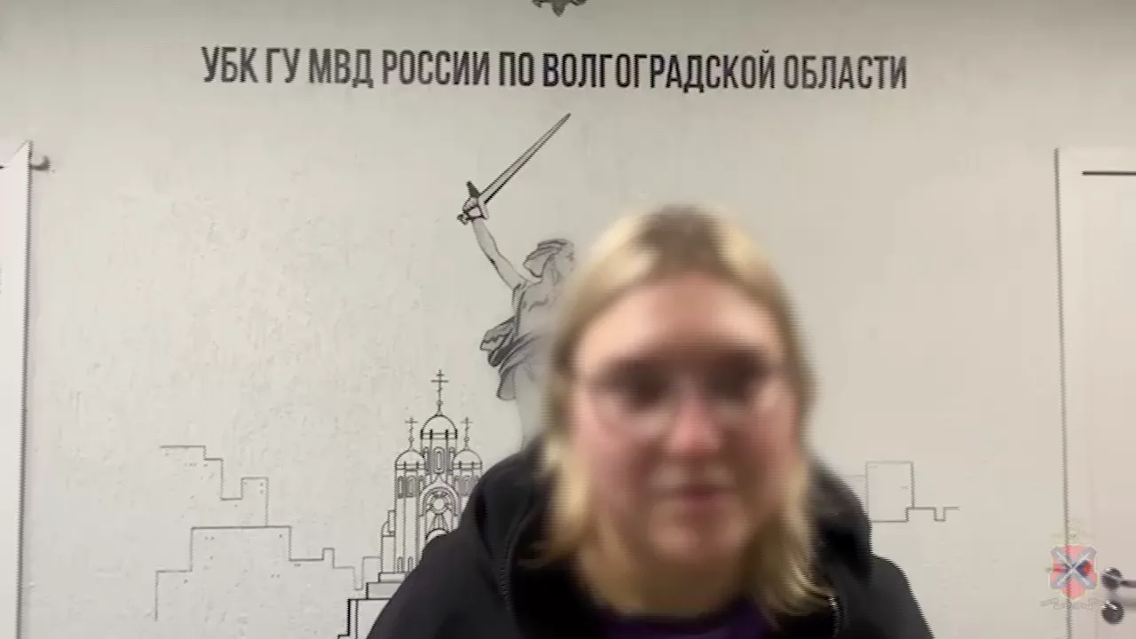 Волгоградку задержали за продажу банковских карт мошенникам