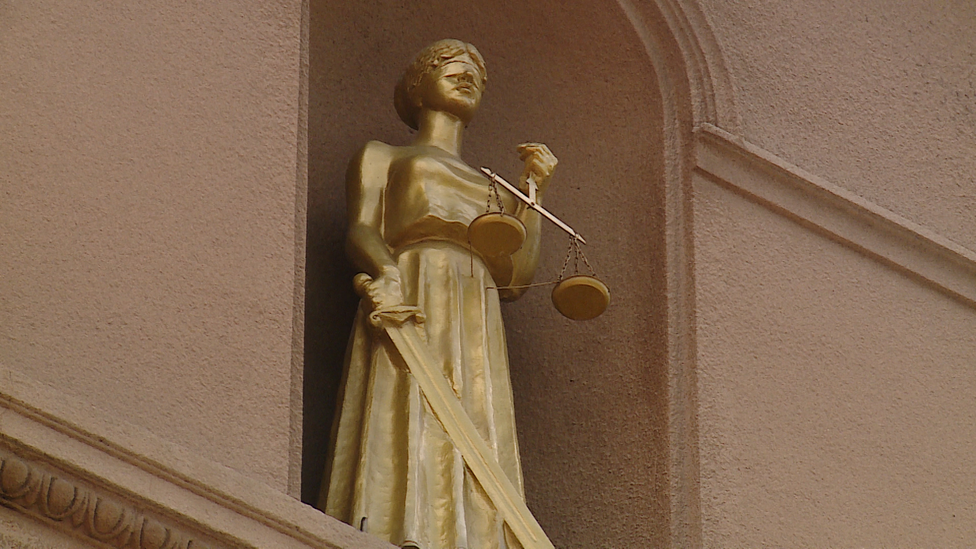 За избиение полицейского жителю Волгоградской области грозит до 10 лет тюрьмы