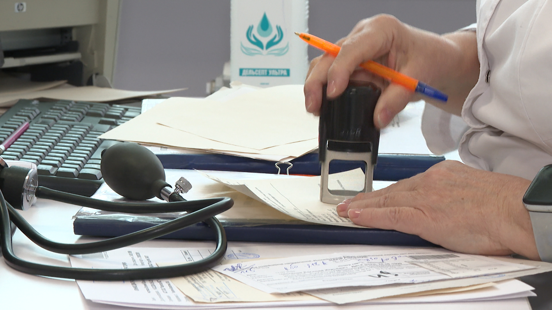 Самозанятым волгоградцам могут оплачивать больничный