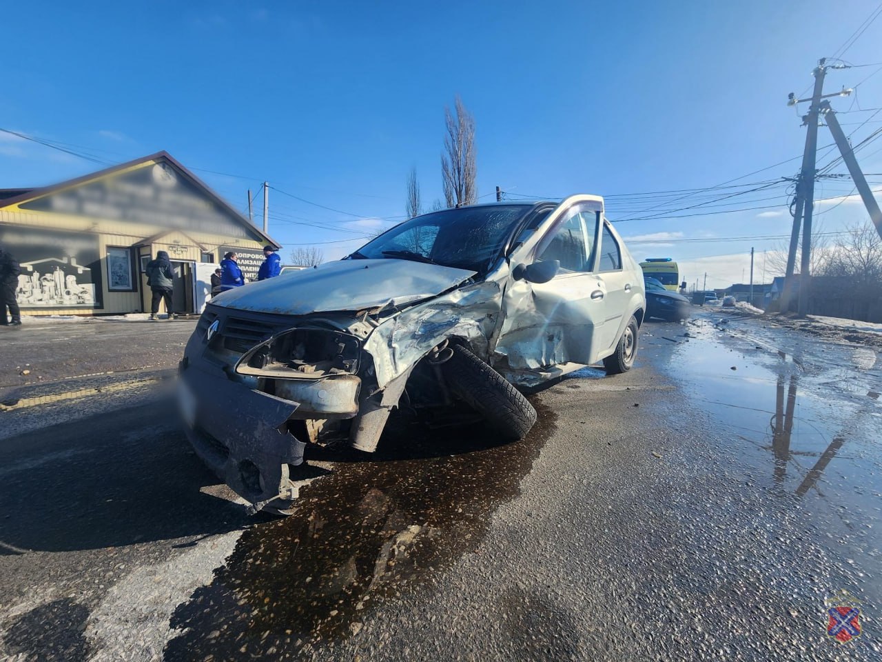 Четыре человека попали в больницу после аварии в Волгоградской области