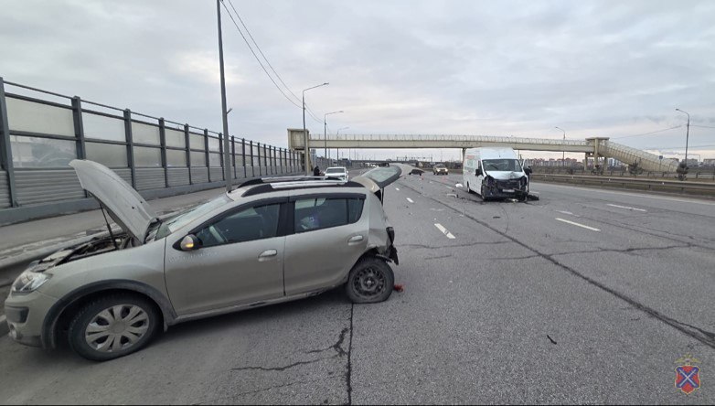 Пассажирка попала в больницу после ДТП с Газелью в Волжском