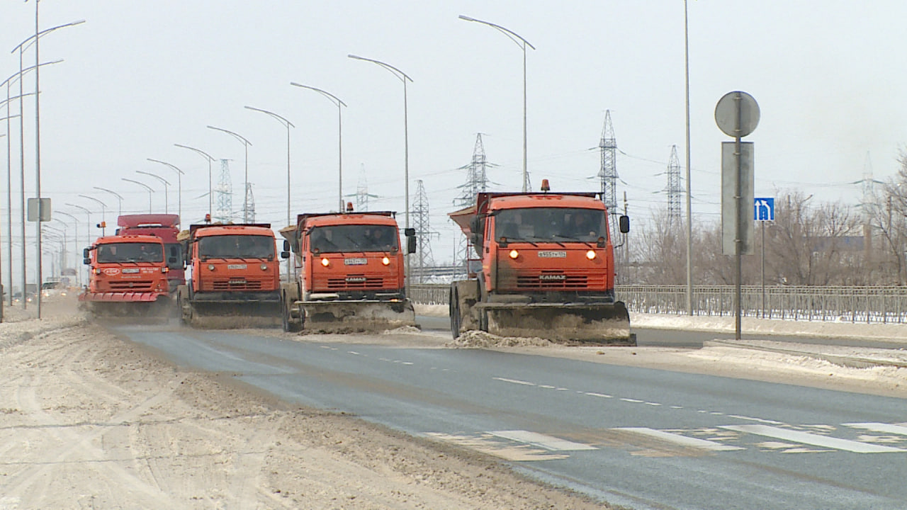 С началом снегопада на магистрали Волгограда вывели 60 спецмашин
