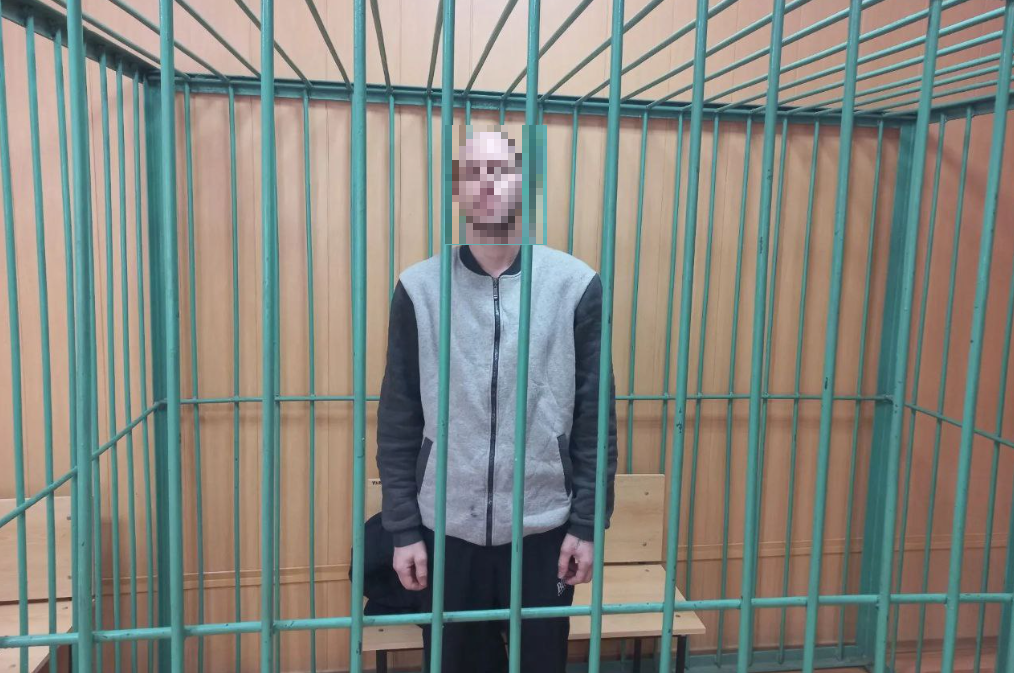 В Волгоградской области мужчину отправили в СИЗО за кражу шин и поджог сена