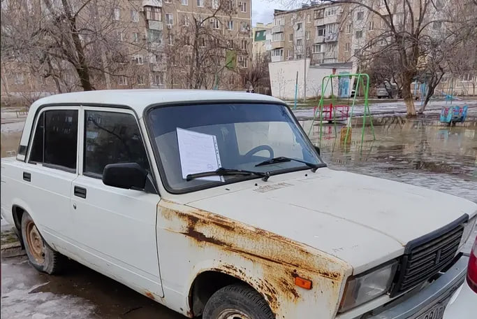 Бесхозные «Жигули» хотят эвакуировать из дворов Волжского