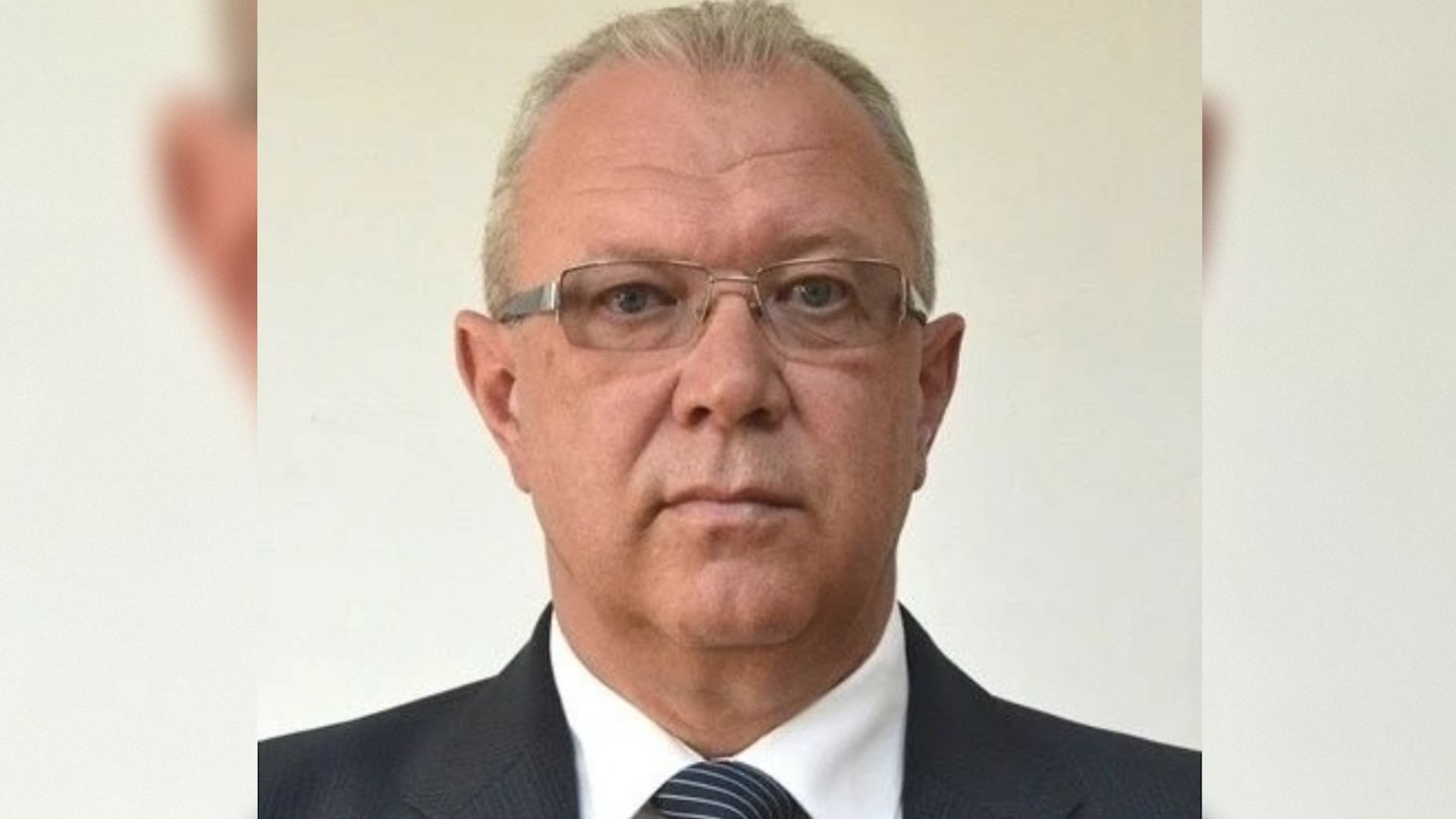 Александр Рычагов покинул пост главы Быковского района