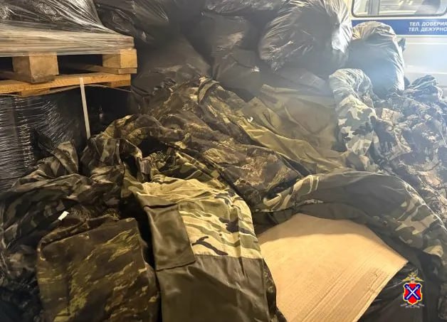 Более 13 500 изъятых вещей передали волгоградские полицейские в зону СВО
