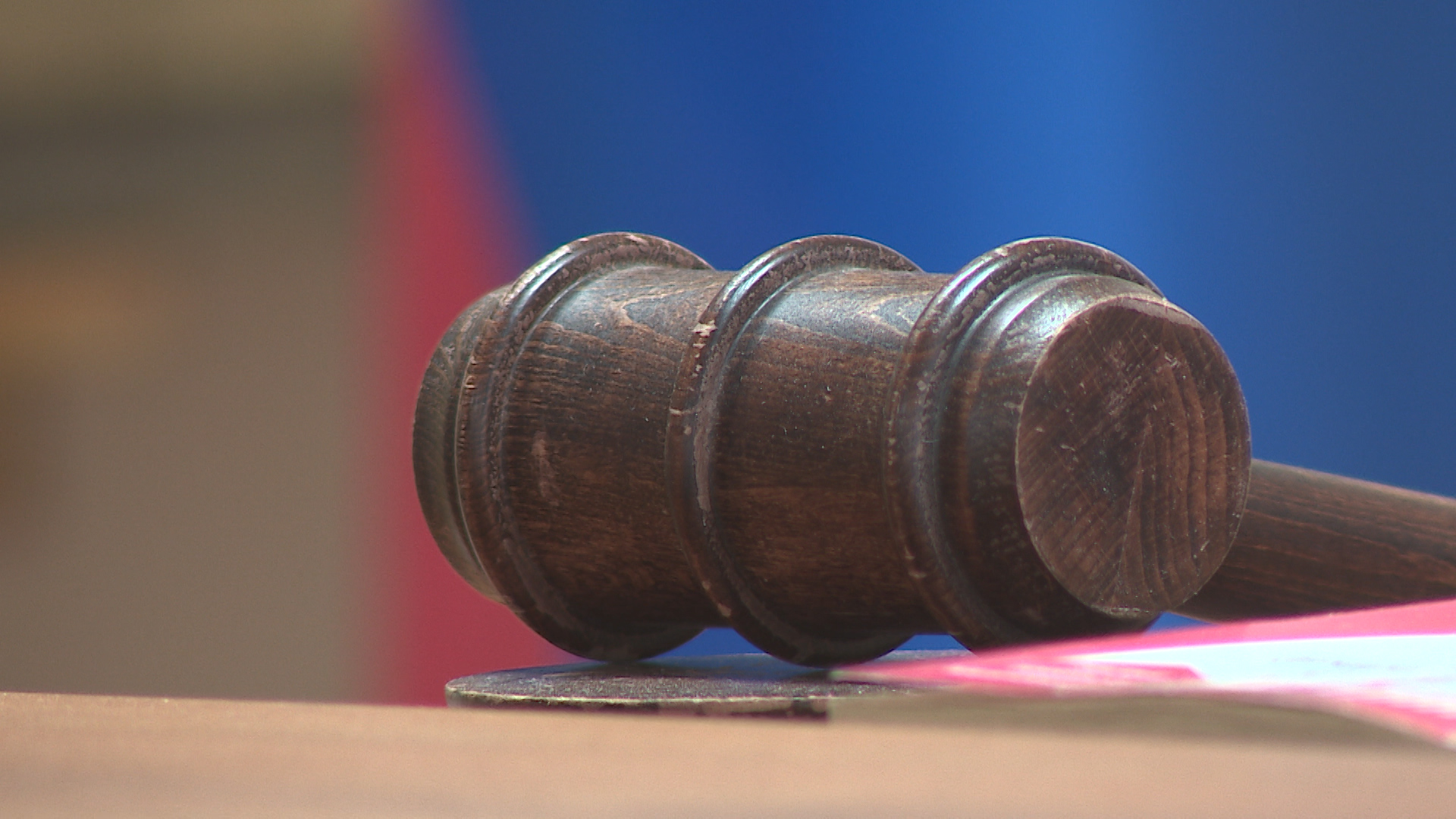 16-летней самокатчице из Волжского грозит 2 года тюрьмы за тяжелые травмы прохожей