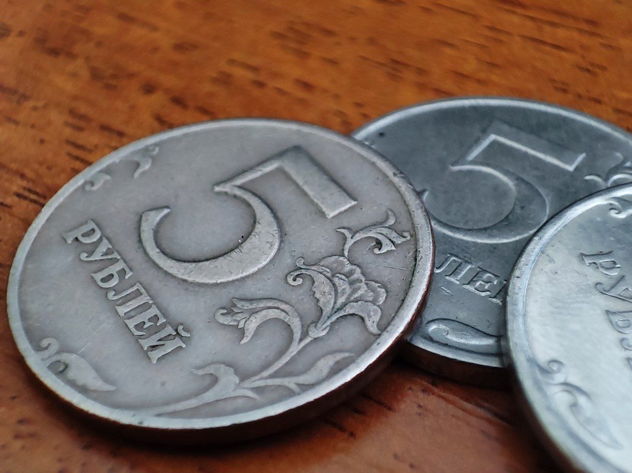 Волгоградцы смогут обменять монеты на купюры в банках и магазинах до 18 апреля