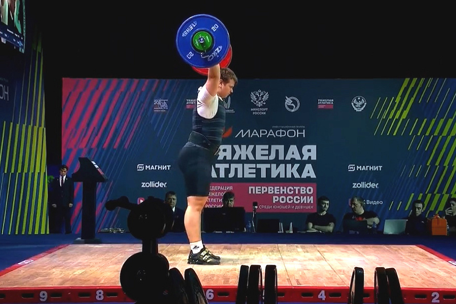 Штангист из Волгоградской области завоевал три «золота» и установил личные рекорды