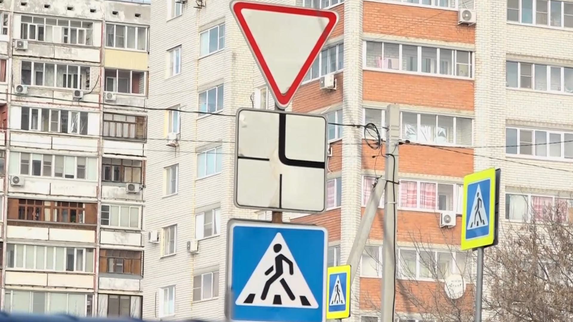 В Волгограде 11-летняя девочка оказалась под колесами автомобиля