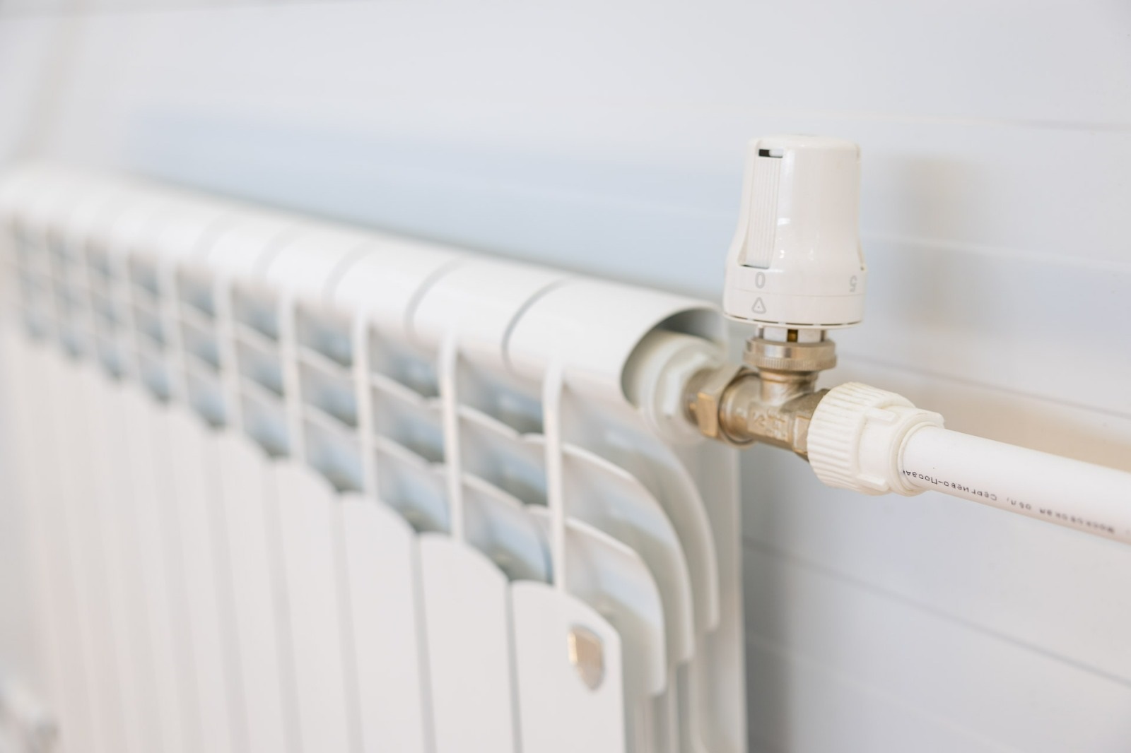 В Волгоградской области еще 3 района приняли решение об отключении отопления