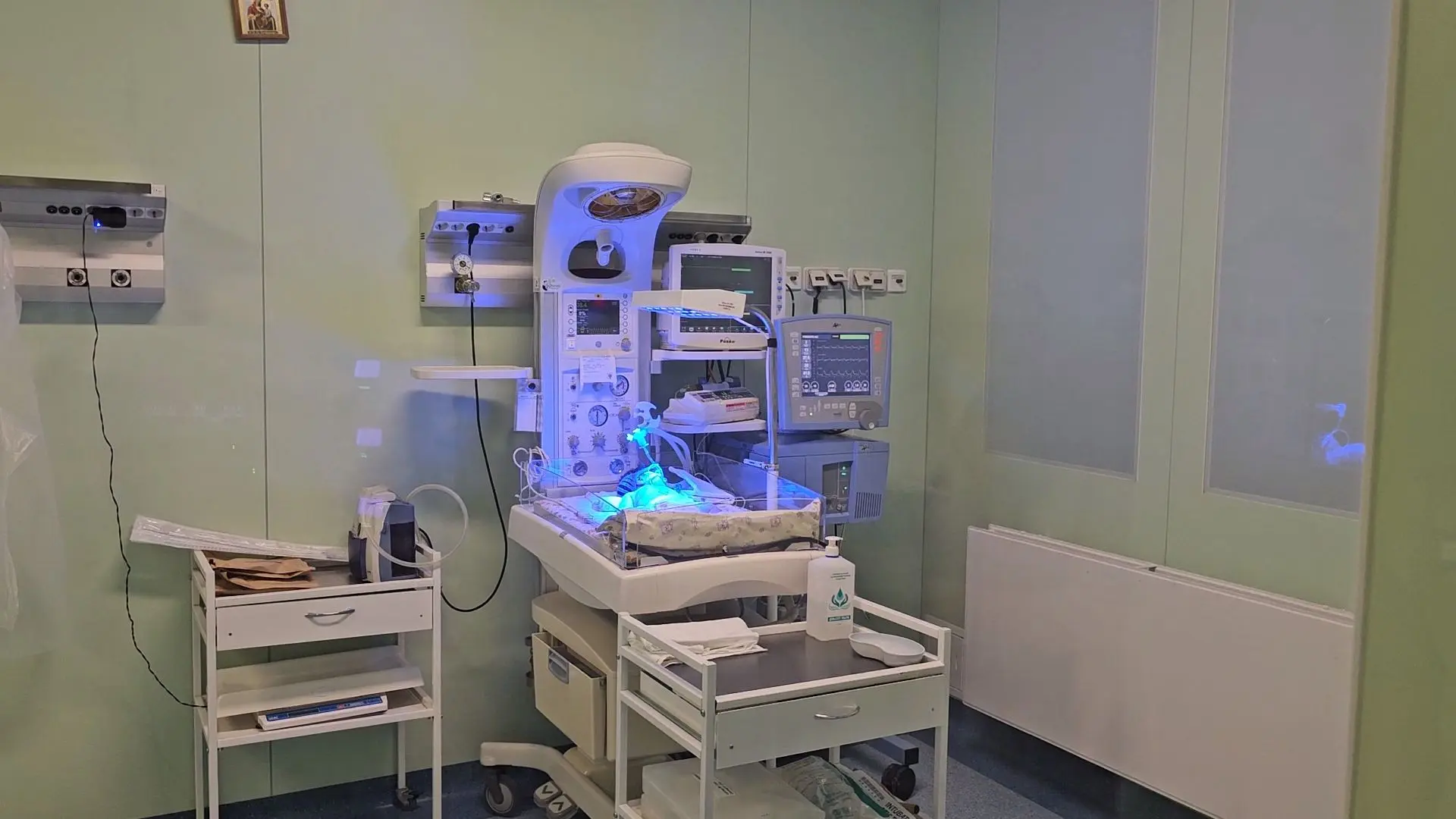 Волгоградские врачи выходили малыша с экстремально низким весом 720 граммов