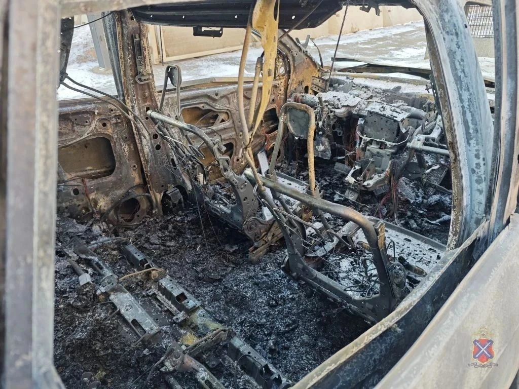 Найден поджигатель иномарки, полностью сгоревшей в Волгограде