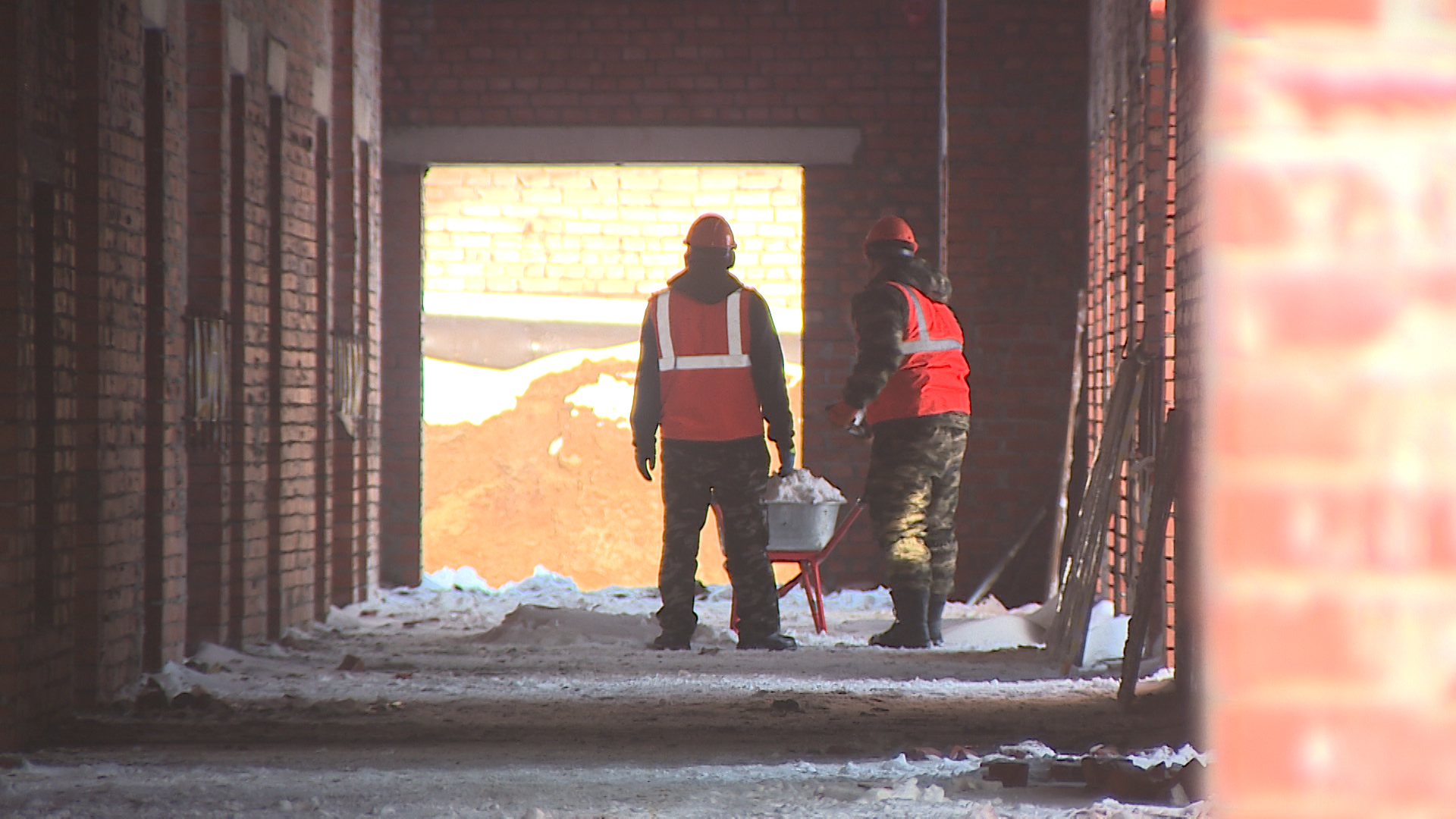 Директоров волгоградских стройфирм в основном довольны экономической ситуацией в строительстве