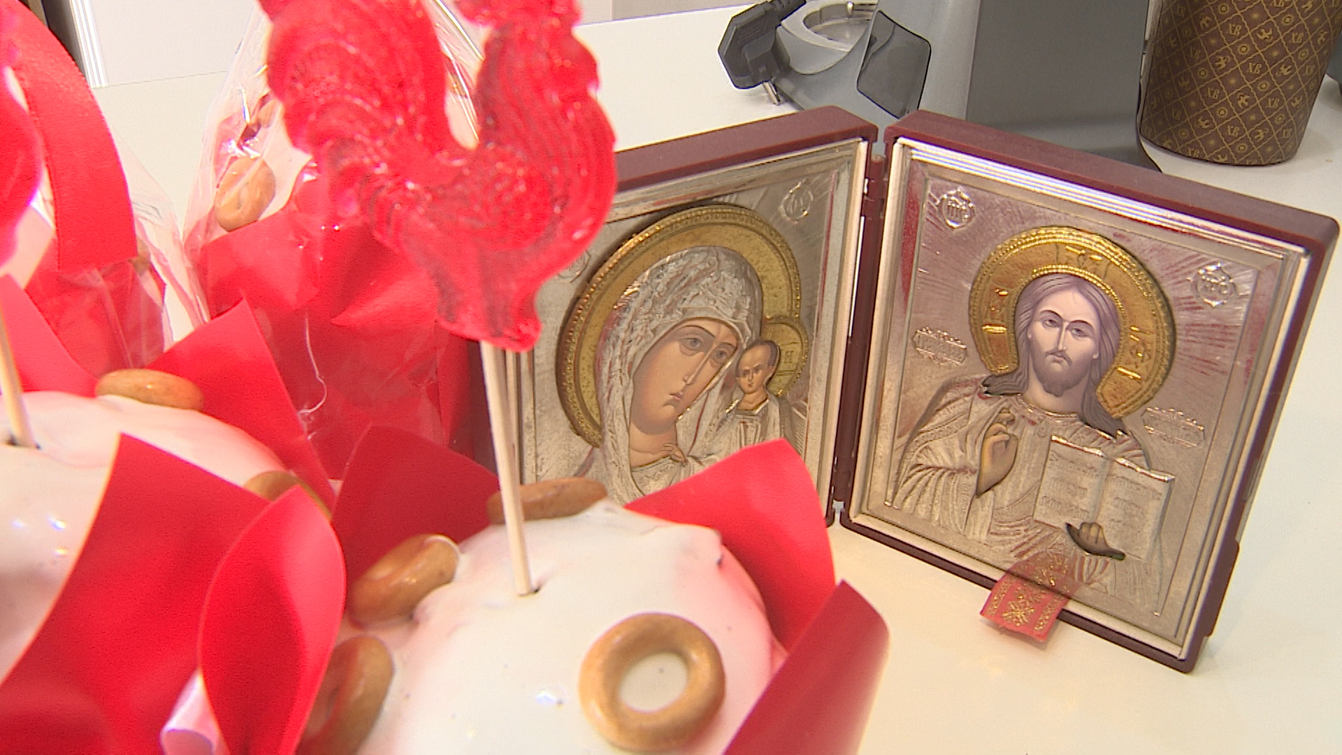 Волонтеры из Волгоградской области готовят пасхальные куличи для бойцов СВО