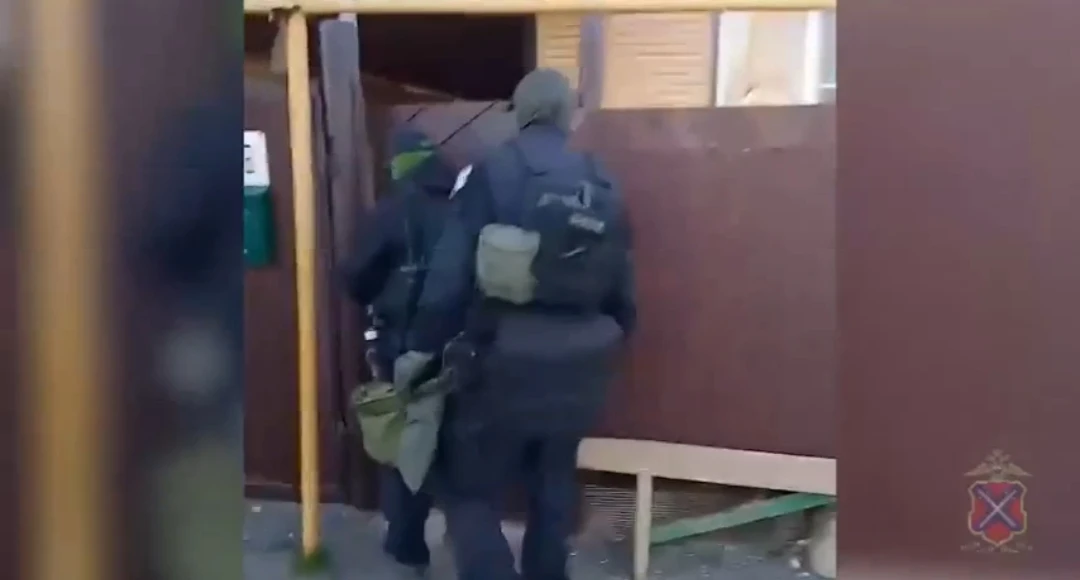 Предлагавшего интим-услуги мошенника с женским голосом задержали под Волгоградом