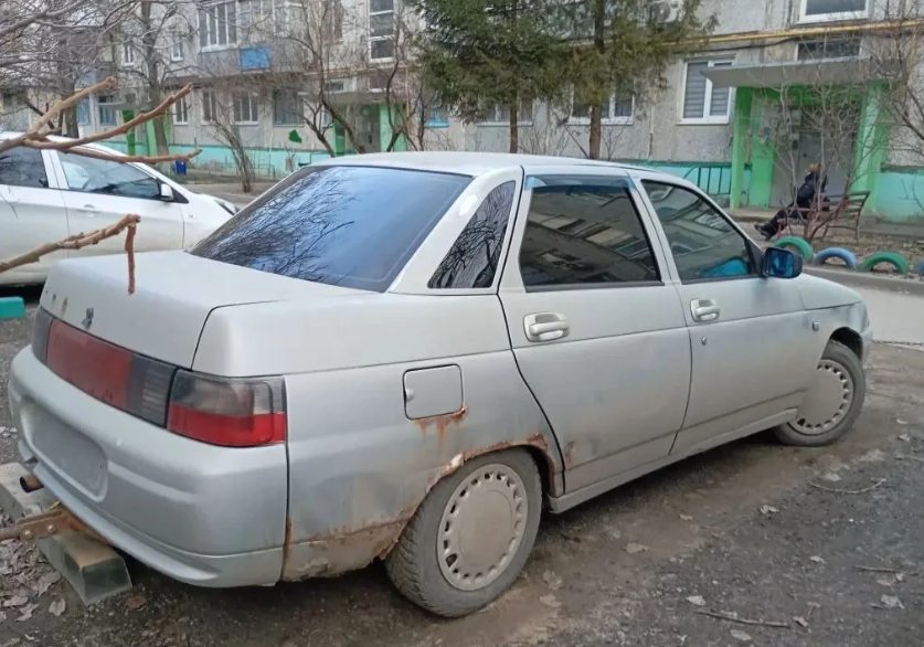 Судебные приставы подкараулили и арестовали автомобиль волгоградца за долги