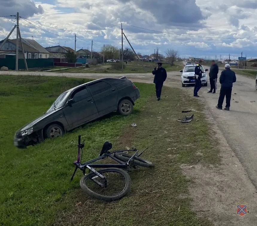 11-летний велосипедист попал под колеса легковушки в Волгоградской области