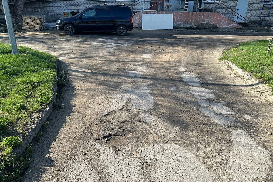 Волгоградская область восстановит 3000 кв. м дорог в Станично-Луганском округе
