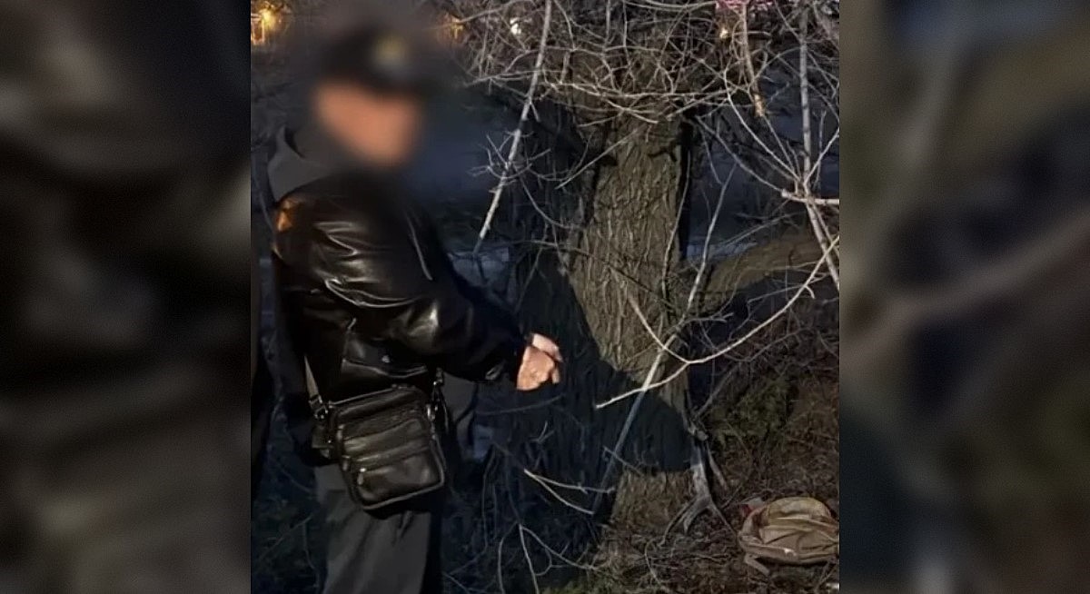 Двух волжан задержали по подозрению в наркообороте