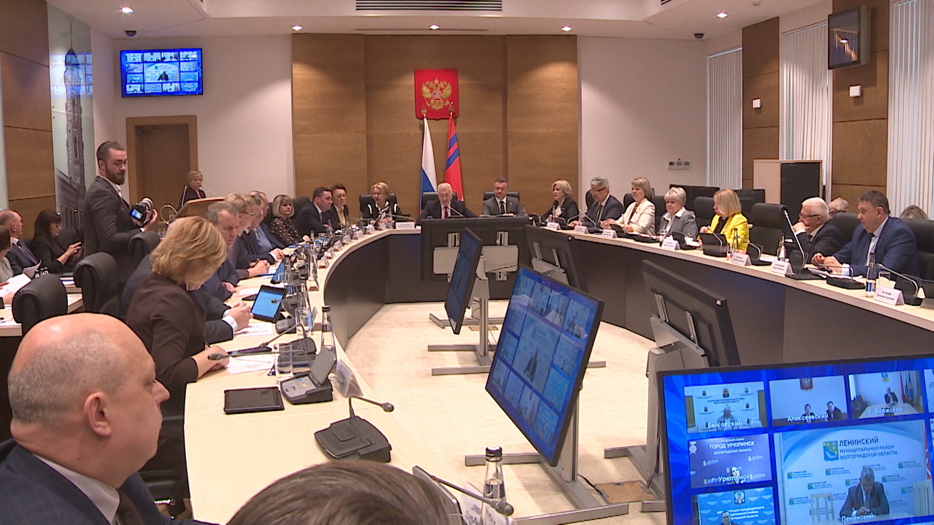 Новые «Рубежи Сталинградской доблести» и льготы для матерей-героинь утверждены на заседании облдумы