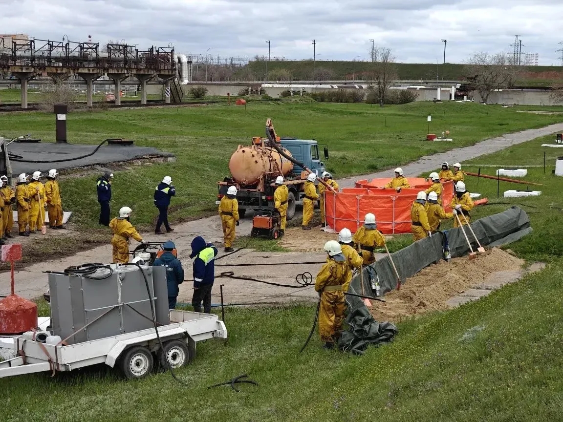 Действия при разливе нефтепродуктов отработали в Волгоградской области