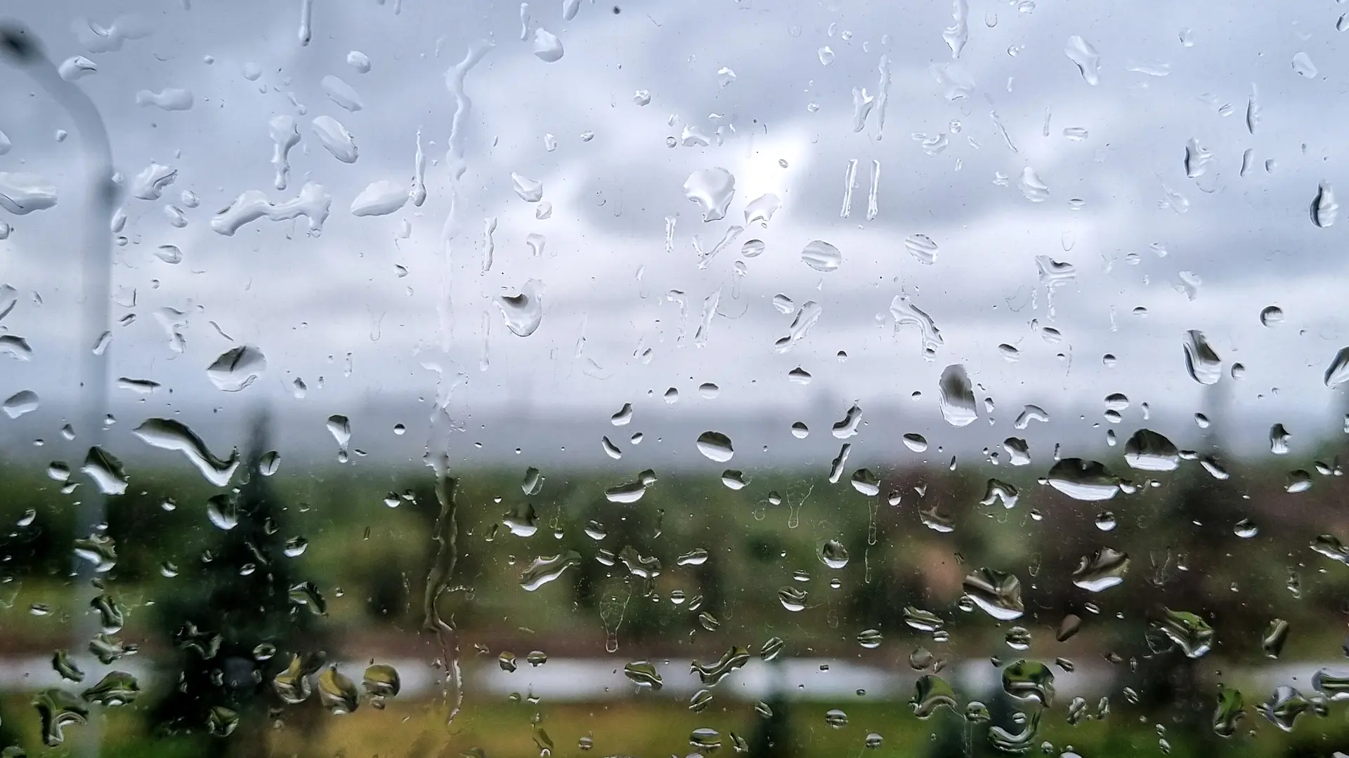 Дожди с грозами надвигаются на Волгоградскую область 