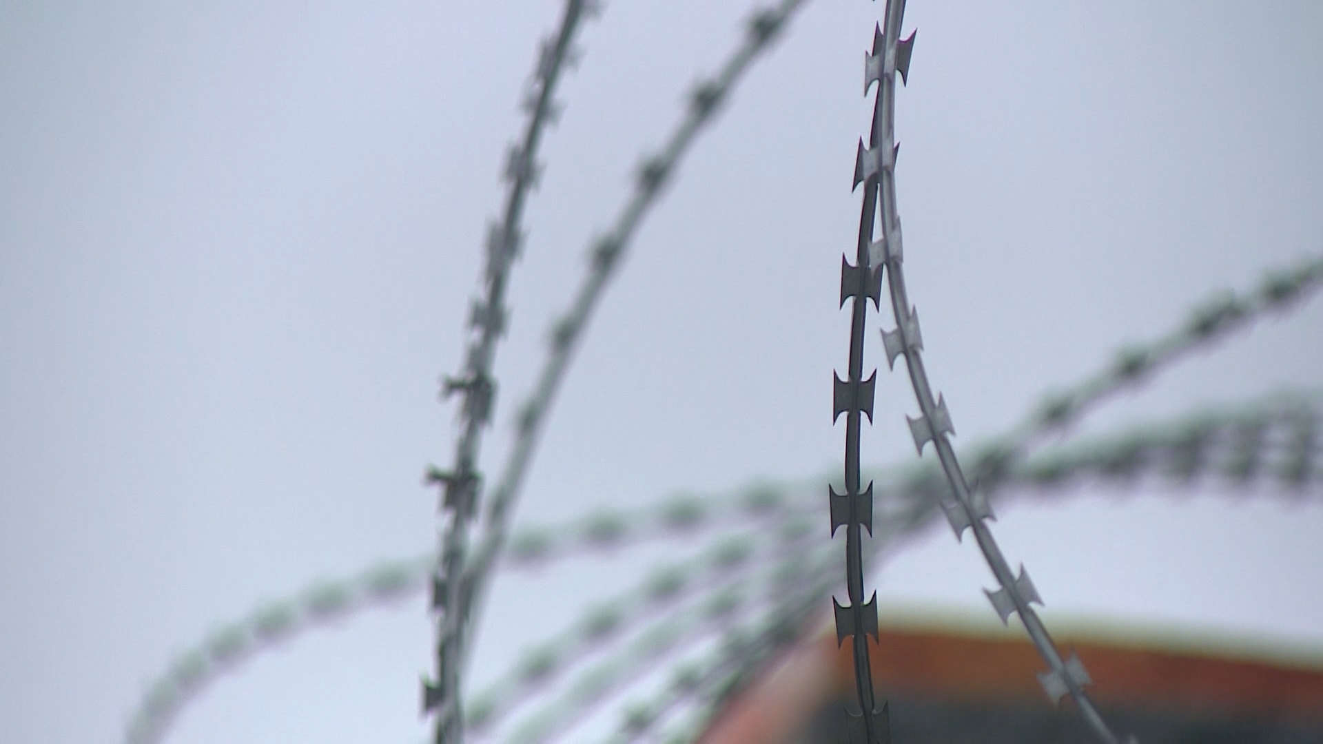 Сотруднику ПВЗ из Волгограда грозит до 5 лет тюрьмы за кражу смартфона