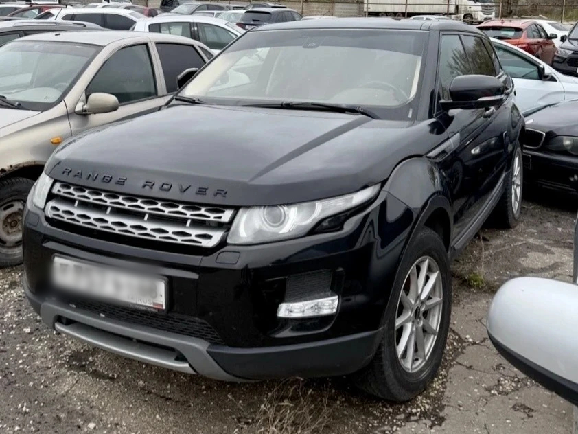 Долги волгоградца на 94 млн рублей привели к потере Range Rover