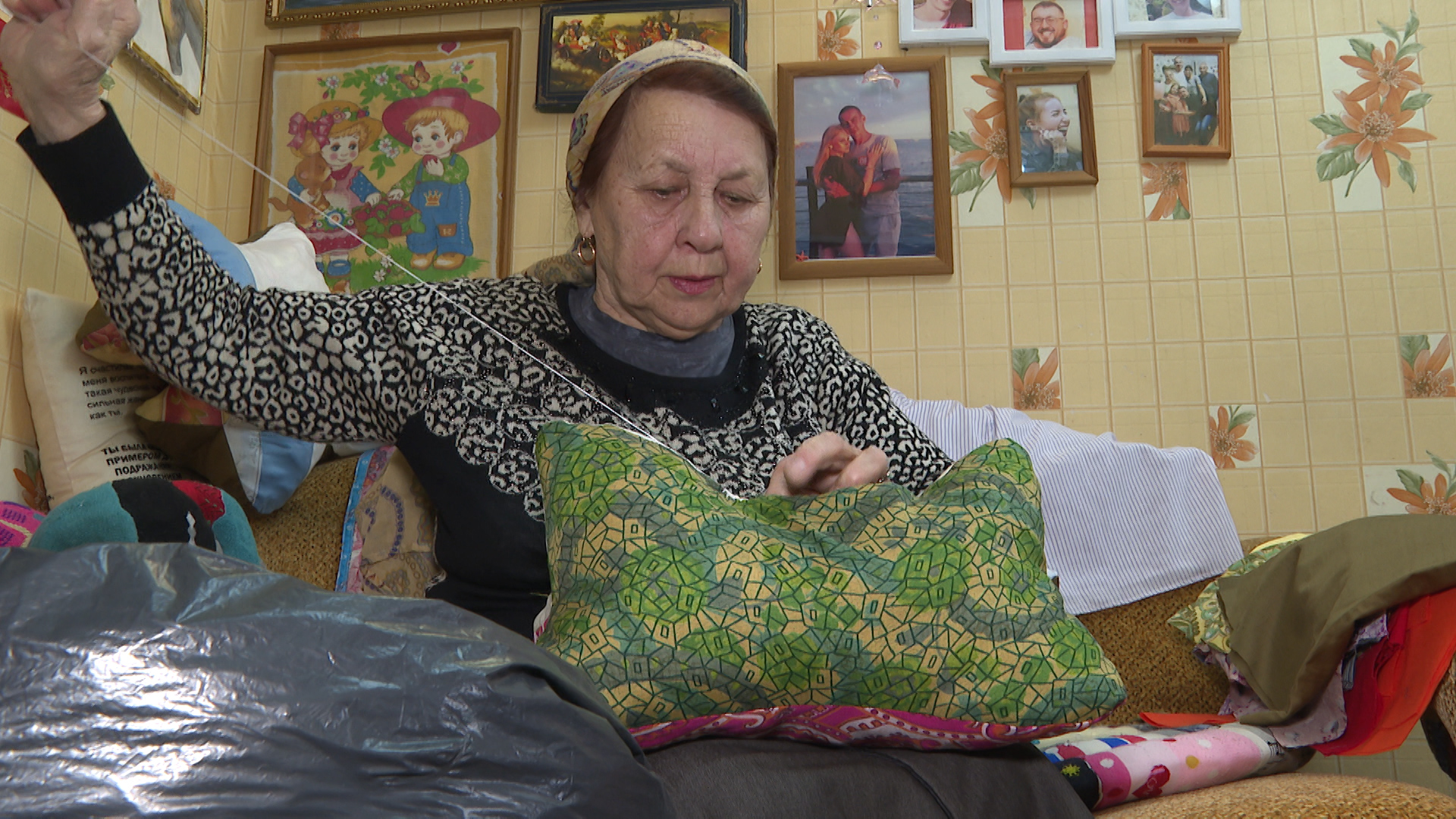 «Пчелки тыла»: волонтеры из Волгоградской области без устали шьют для бойцов СВО