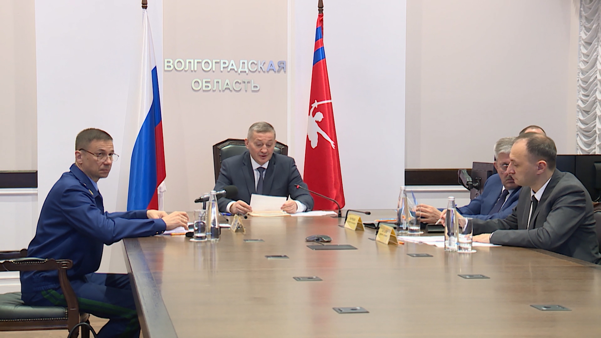 Волгоградский губернатор рассмотрел проблемы граждан на личном приеме
