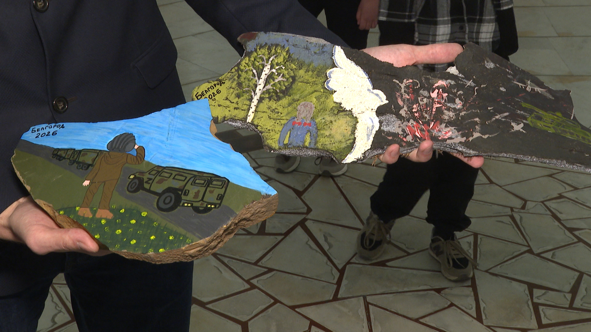 Рисунки белгородцев на обломках ракет передали музею-панораме «Сталинградская битва»