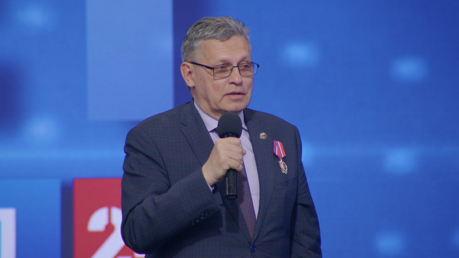 Опытнейший журналист и руководитель: Рифат Сабитов празднует 70-летний юбилей