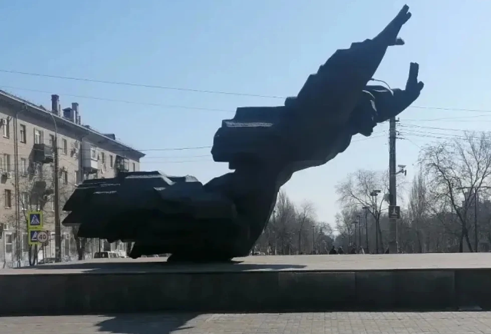 Памятник Михаилу Паникахе восстановят в Волгограде