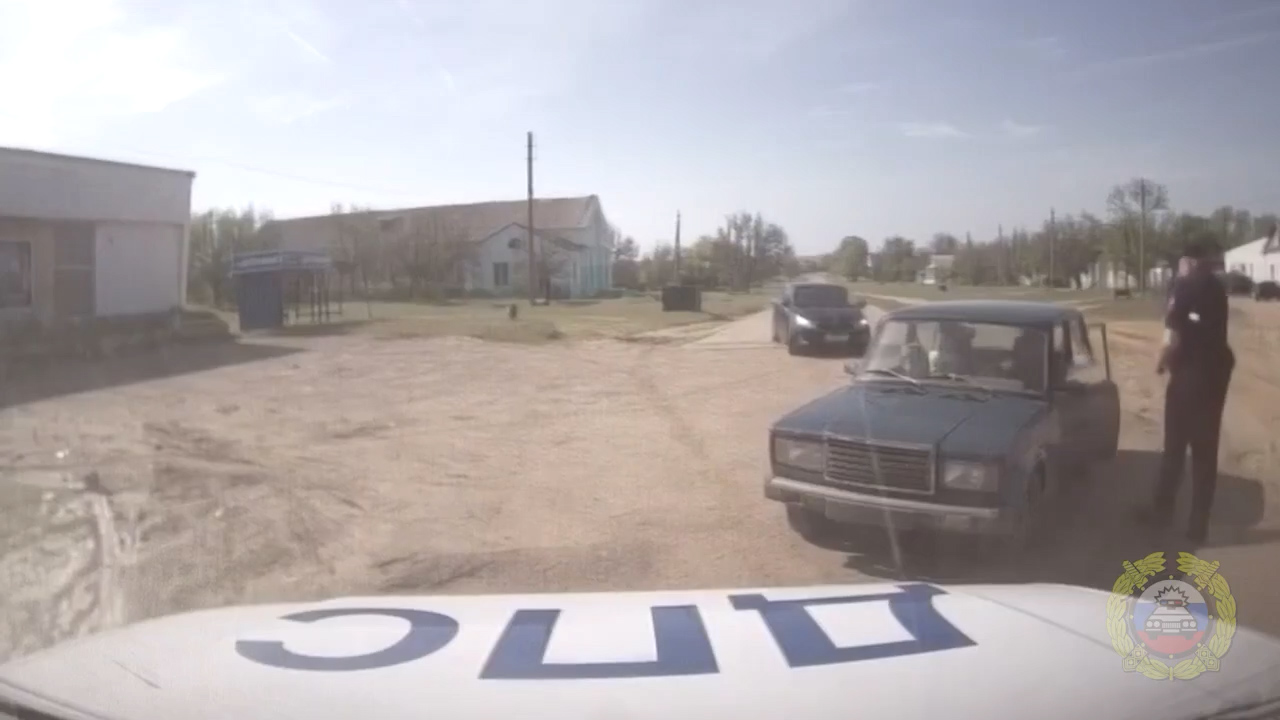 Под Волгоградом владельца «Жигулей» задержали за попытку подкупа инспектора ДПС