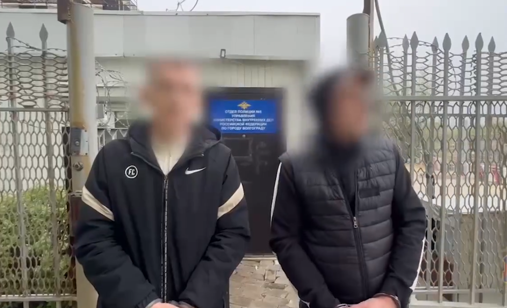 Двоих пьяных прохожих с наркотиками поймали на юге Волгограда