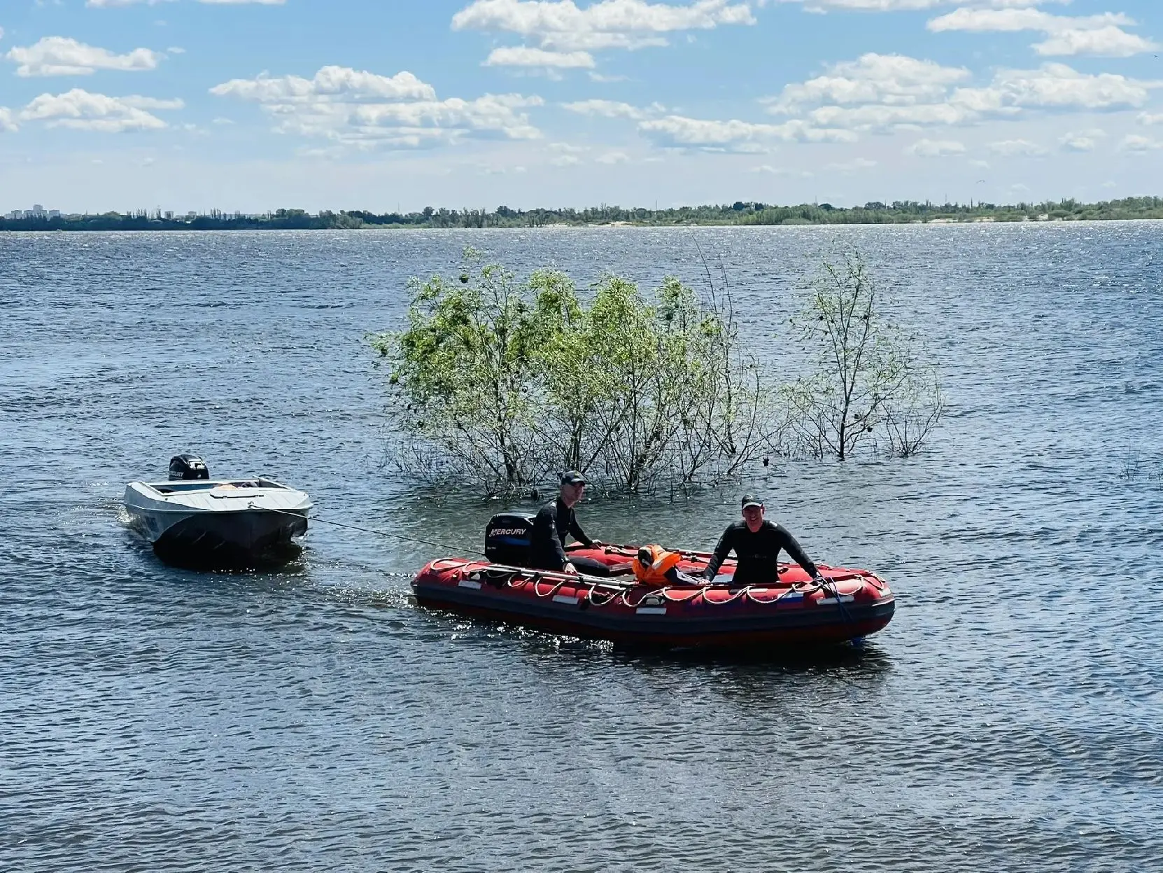 Учения на воде провели в Волгоградской области