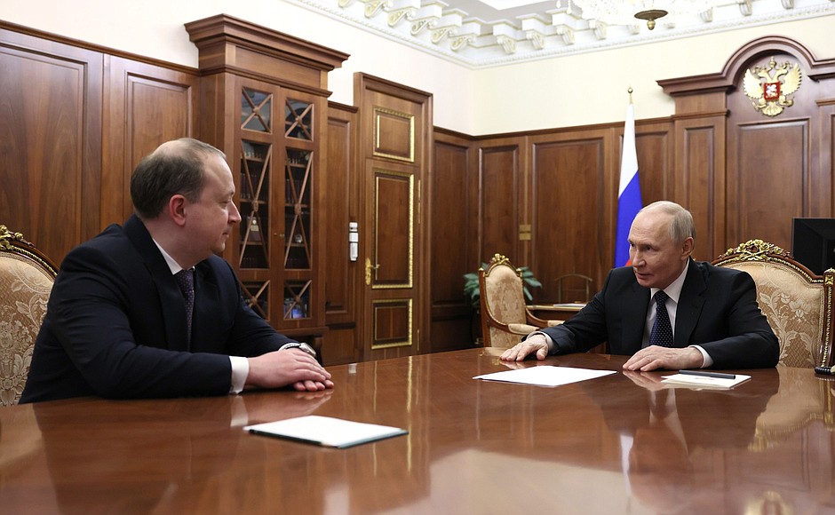 Владимир Путин обсудил строительство ледокола «Сталинград»