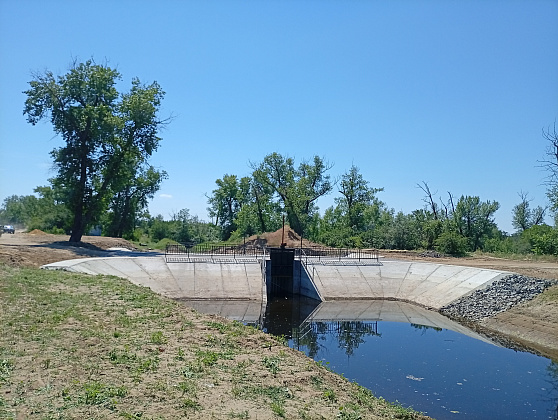 Новое водопропускное сооружение построили в Волго-Ахтубинской пойме