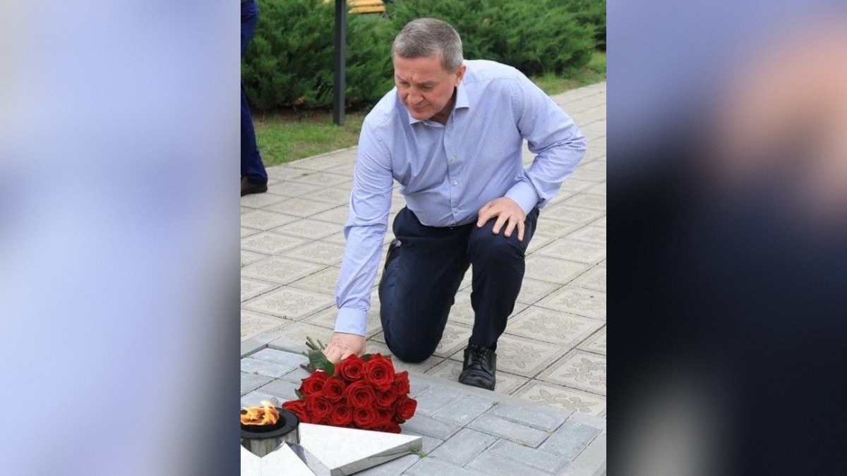 Губернатор Волгоградской области почтил память героев в день начала Сталинградской битвы