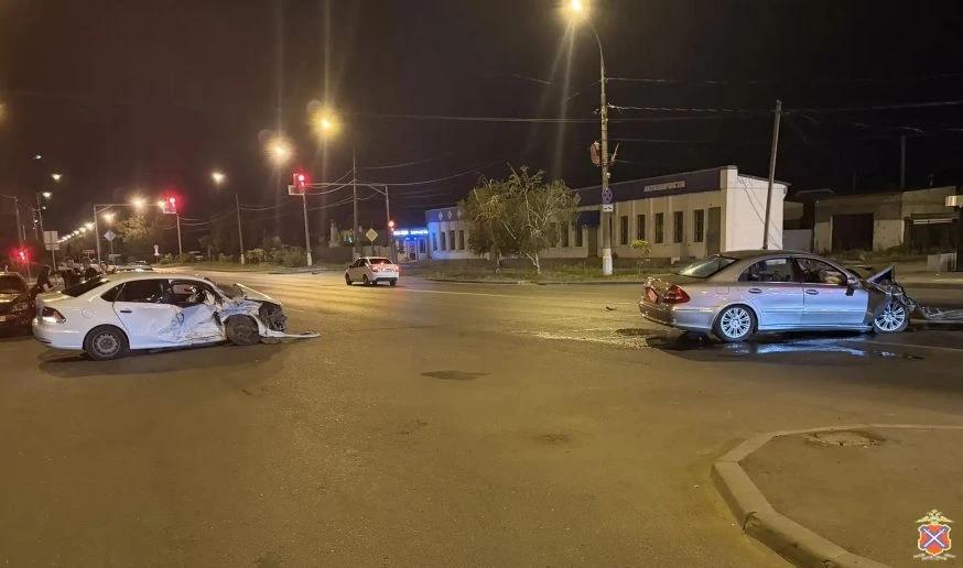Обстоятельства ДТП с двумя пострадавшими выясняют в Волжском