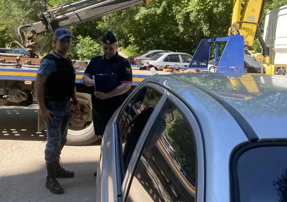 Волгоградец погасил долг в 185 тысяч рублей после ареста иномарки