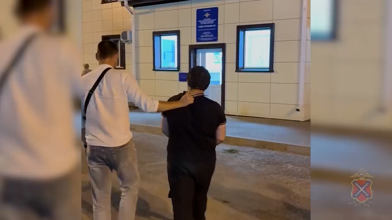 Межрегионального курьера мошенников задержали в Волгограде