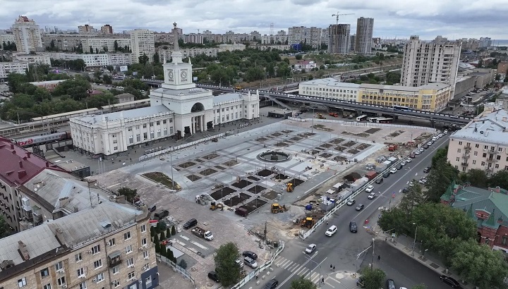 В Волгограде дорогу на улице Коммунистической расширяют до четырех полос