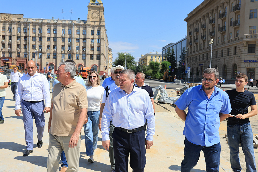 Благоустройство площади Павших борцов и Привокзальной площади завершат к 1 сентября