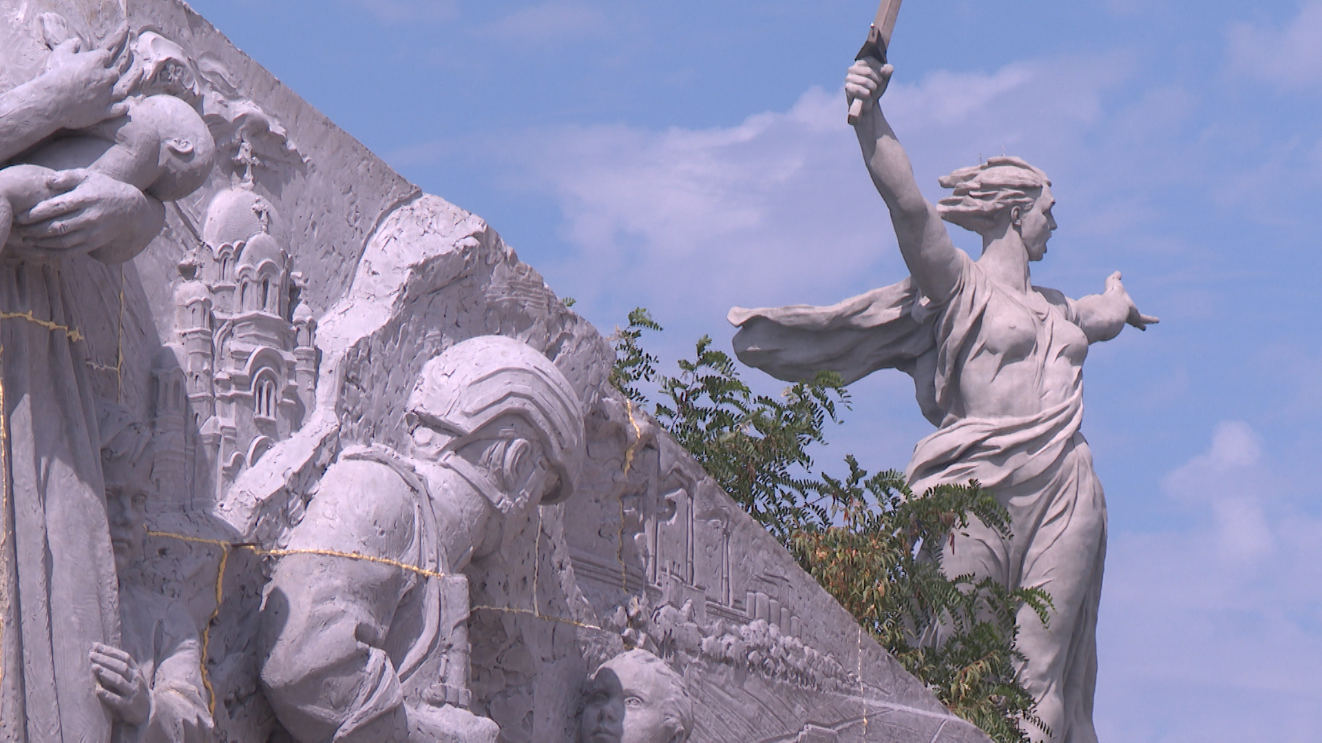 Волгоградцам показали, как идет строительство памятника участникам СВО у Мамаева кургана