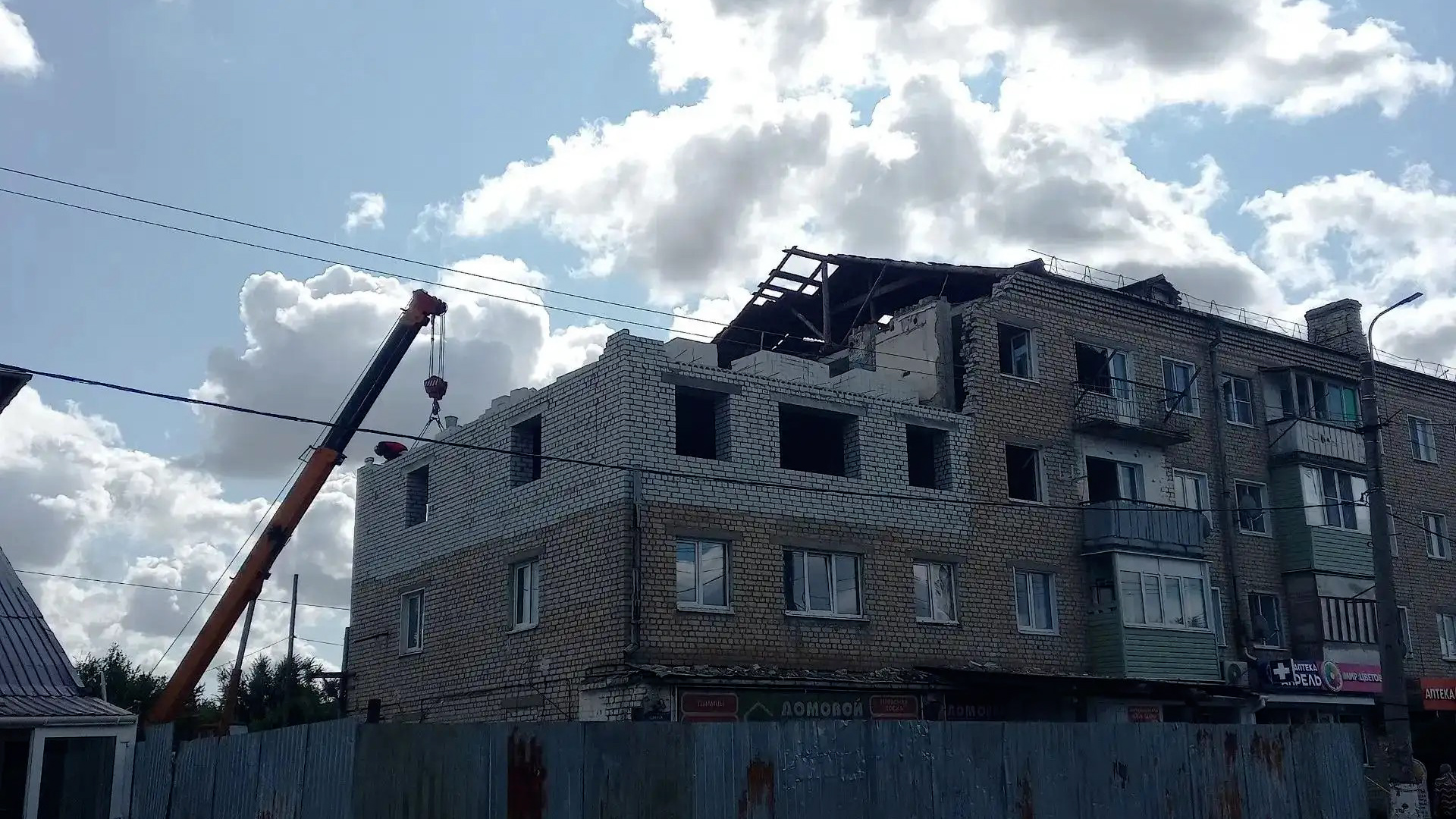 Под Волгоградом восстанавливают дом, пострадавший от взрыва газа