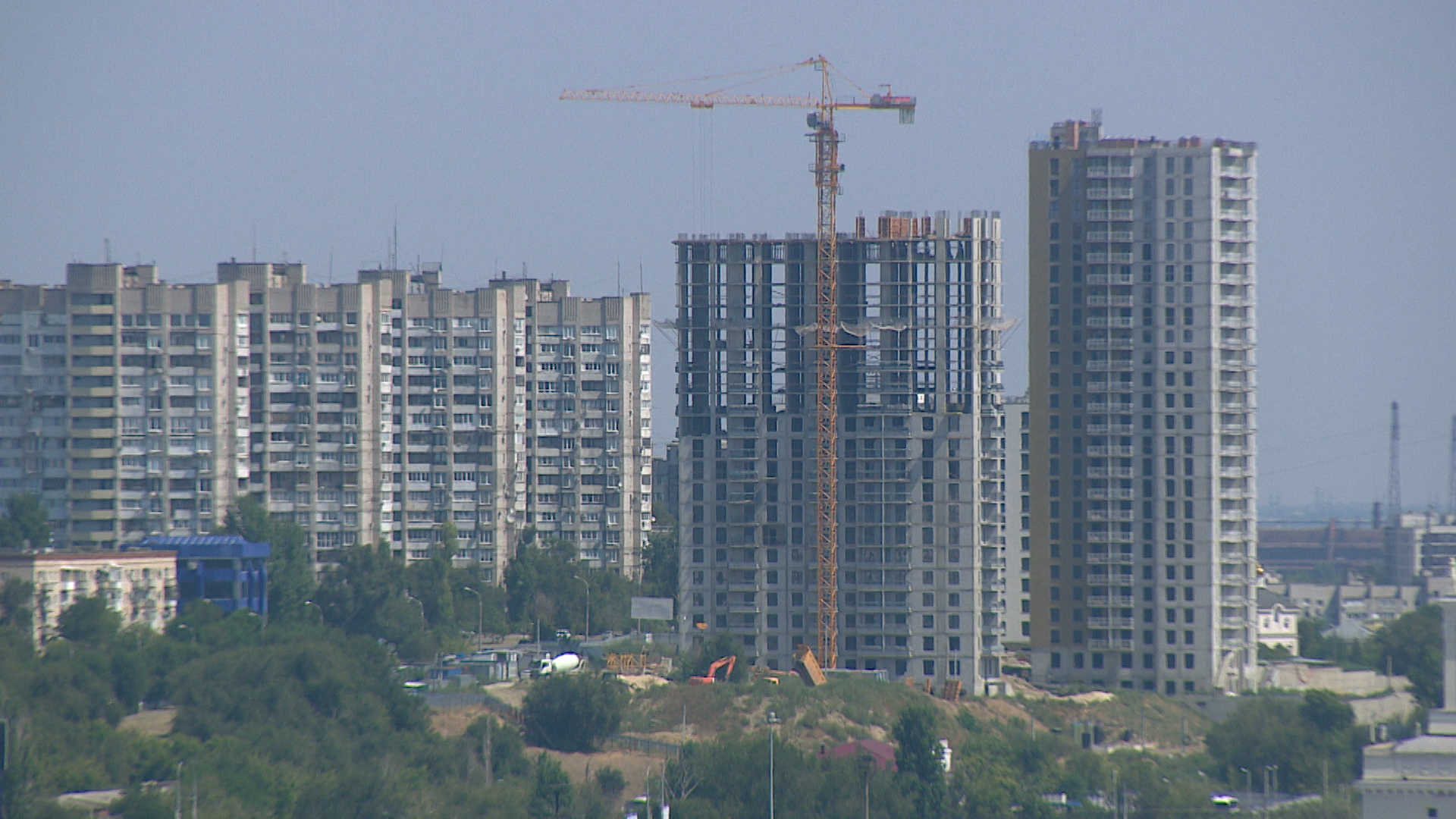Продажи жилья в новостройках Волгограда упали на 13,1 % за месяц