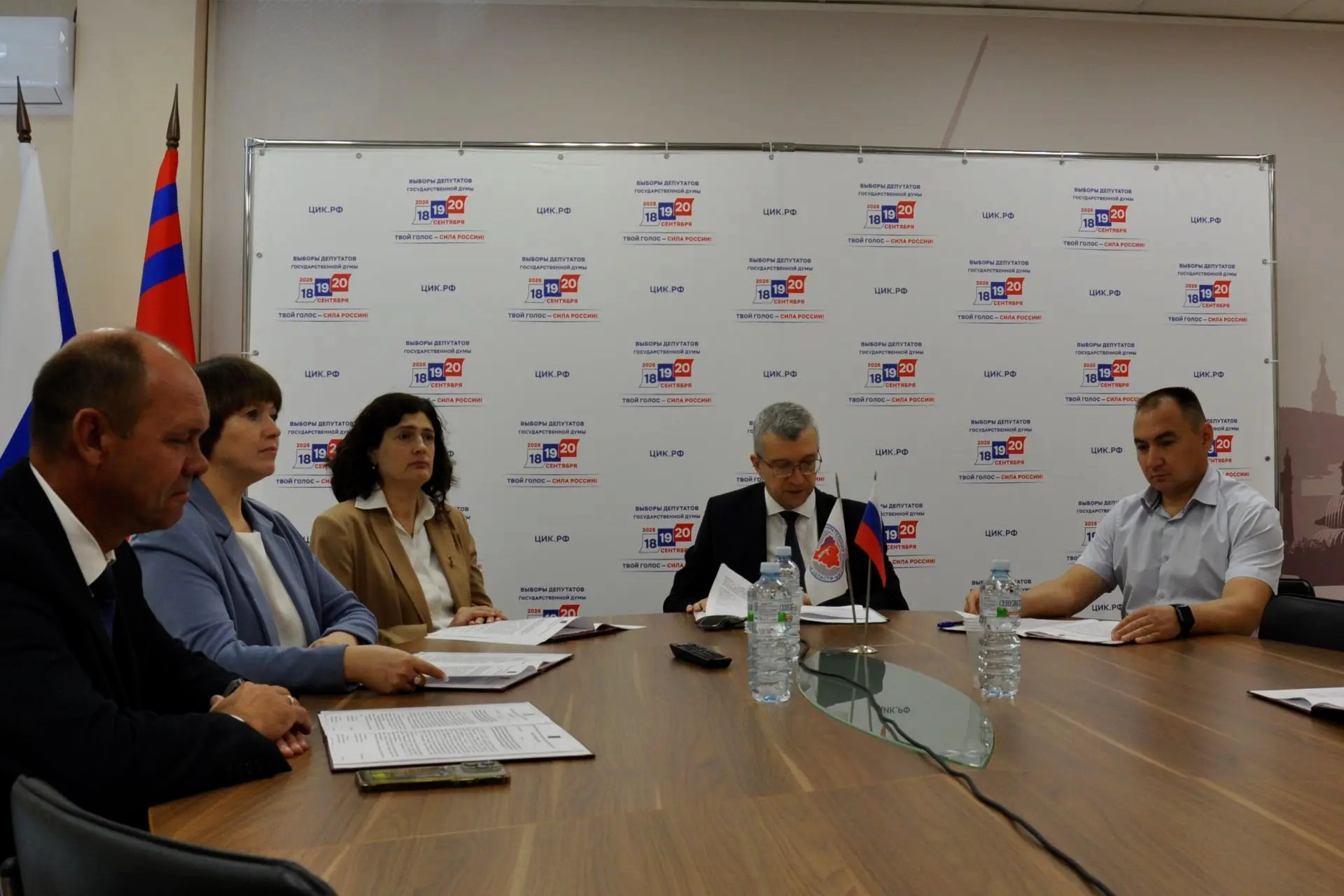 Избирком Волгоградской области зарегистрировал трех депутатов Госдумы
